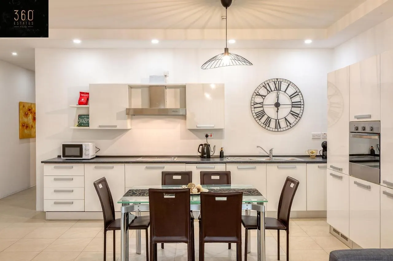 Wonderful, Designer 2Br Home With Large Sofa & Tv By 360 Estates Saint Julian's Malta