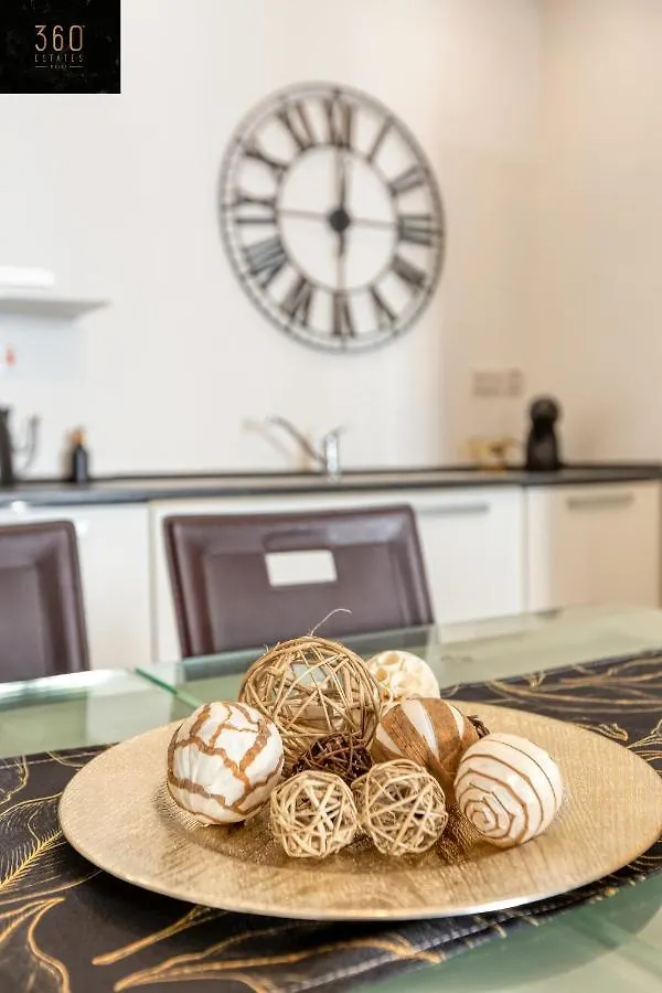 Apartment Wonderful, Designer 2Br Home With Large Sofa & Tv By 360 Estates Saint Julian's