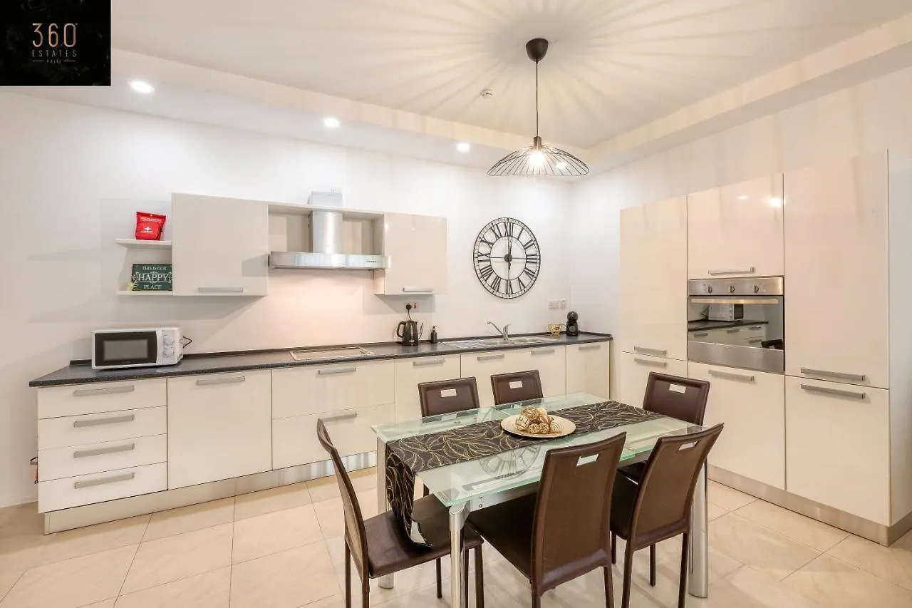Wonderful, Designer 2Br Home With Large Sofa & Tv By 360 Estates Saint Julian's