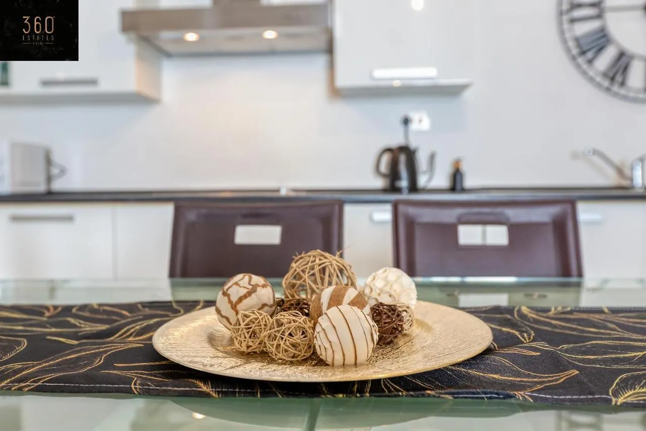 Apartment Wonderful, Designer 2Br Home With Large Sofa & Tv By 360 Estates Saint Julian's