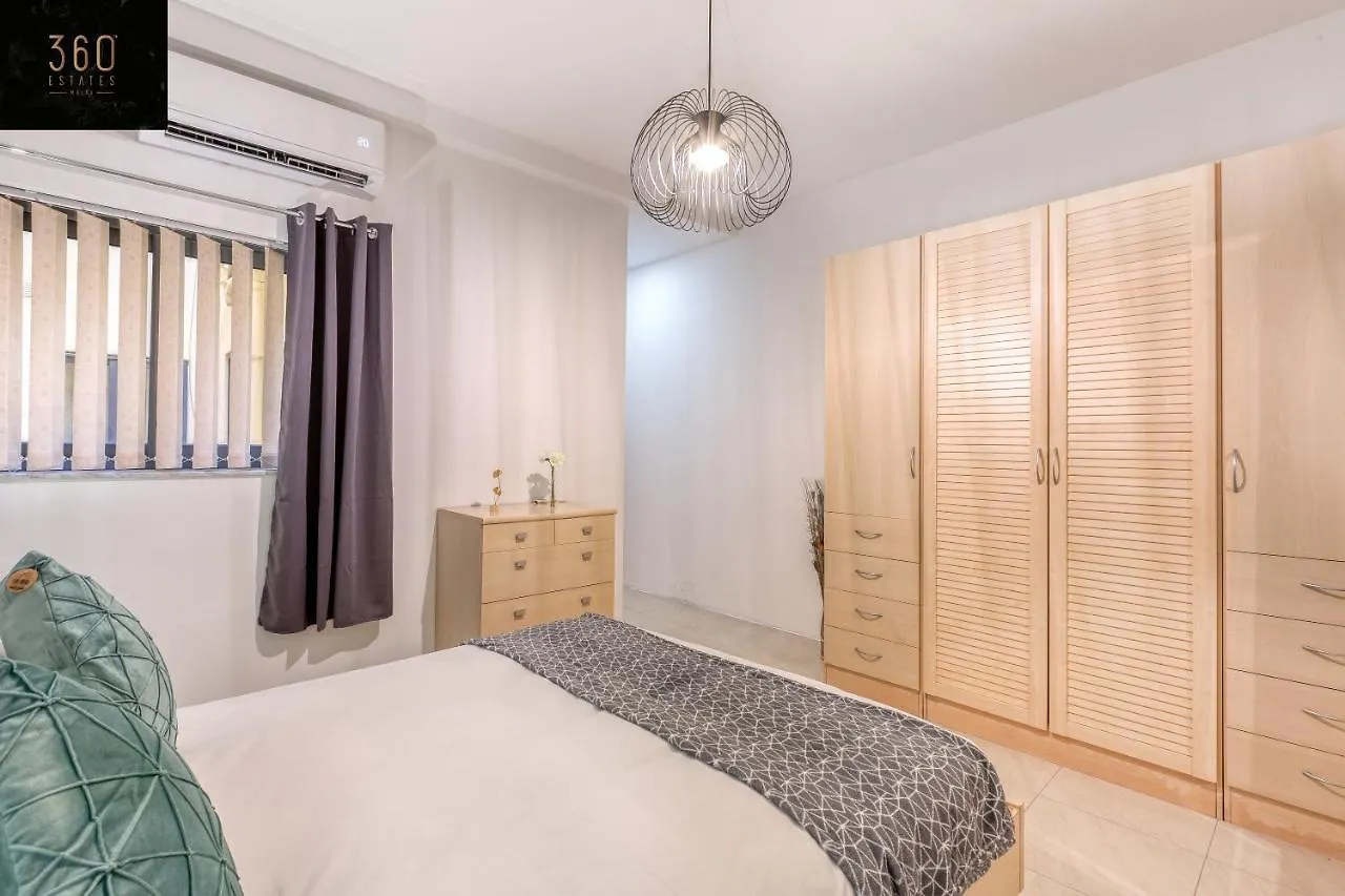Apartment Wonderful, Designer 2Br Home With Large Sofa & Tv By 360 Estates Saint Julian's Malta