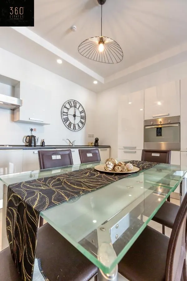 Wonderful, Designer 2Br Home With Large Sofa & Tv By 360 Estates Saint Julian's