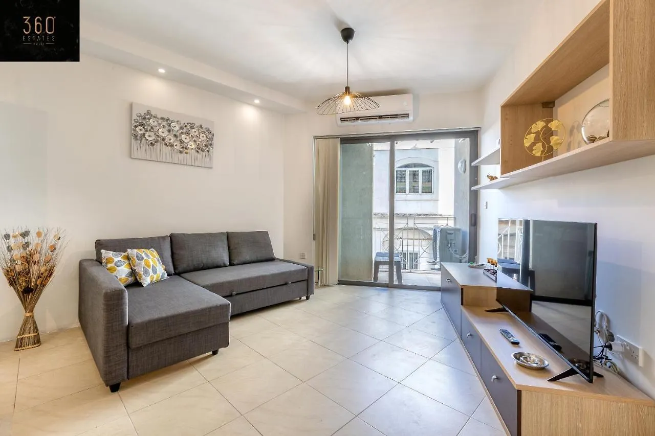 Wonderful, Designer 2Br Home With Large Sofa & Tv By 360 Estates location